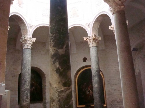 Aix - cathedral columns