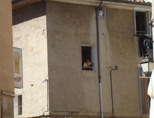 Aix wall with rooster and jug